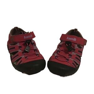 Kamik Crab pink outdoor trail sandals. 13